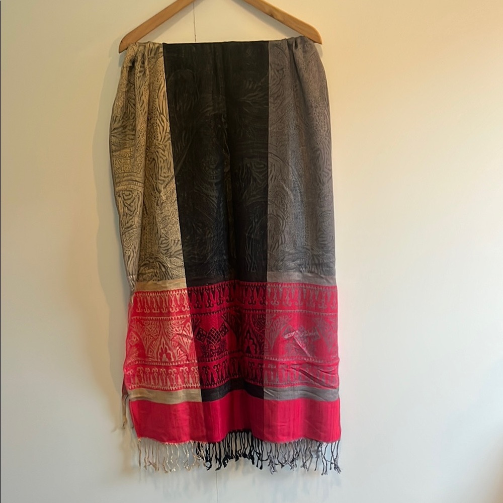 Elegant Multicolor Women's Scarf